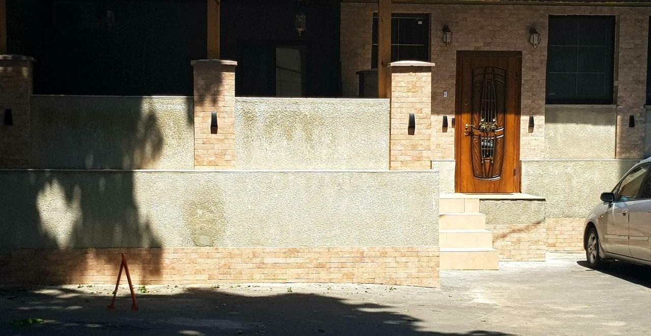 Mini Otel Cozy Patio Odessa Exterior photo